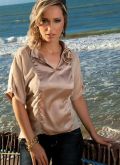 Blusa + Broche (flor)